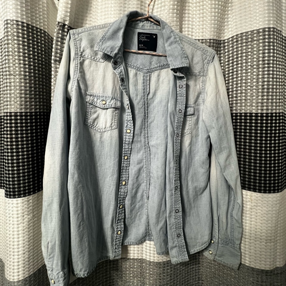 American Eagle Outfitters Pearl Snap shirt
